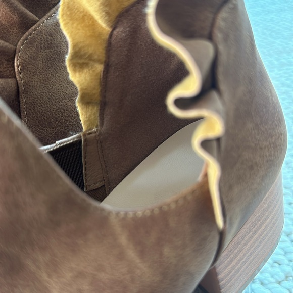 New size 6 ladies booties - Picture 6 of 9